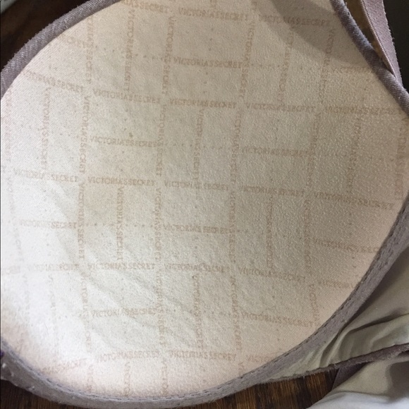 Padded Perfect Coverage VS Bra - Picture 4 of 5